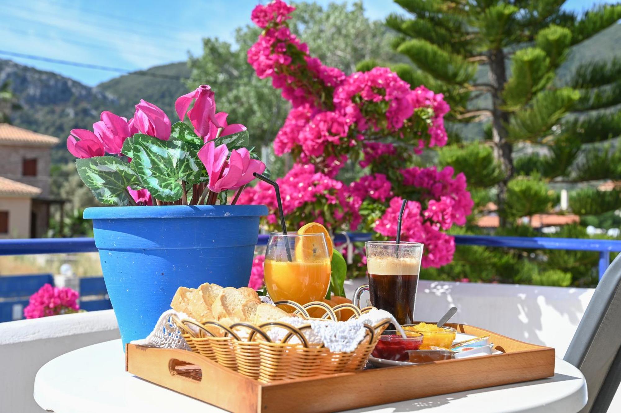 Hotel Avra Nea Epidavros Ngoại thất bức ảnh